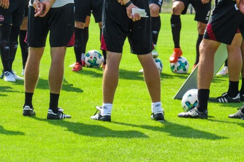 Aunque los exfutbolistas tienen un mayor riesgo de muerte por enfermedades neurodegenerativas, son menos propensos a morir de otras comunes, como las patoogías cardíacas y algunos cánceres, incluido el cáncer de pulmón. / Pixabay
