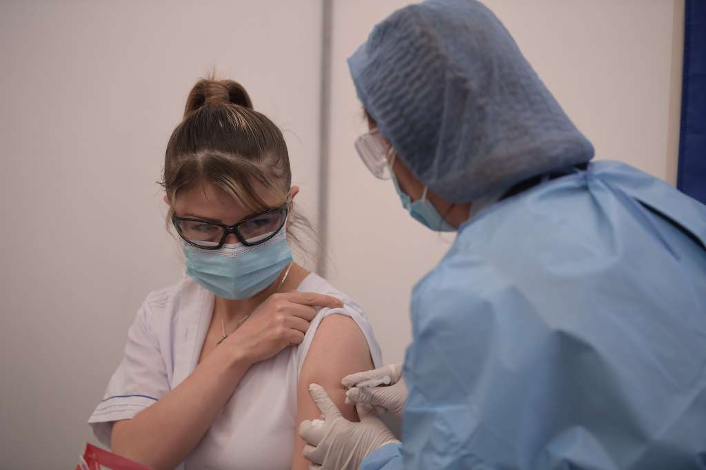 Inicio del proceso de vacunación contra Covid-19, al  personal de la salud en Bogotá.