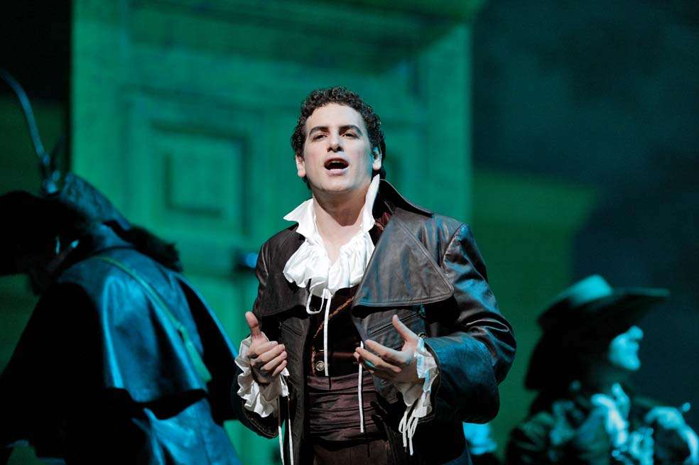 El tenor peruano Juan Diego Flórez comparte escenario en ‘La Cenicienta’ con la mezzosoprano estadounidense Joyce DiDonato. / Cortesía Cine Colombia