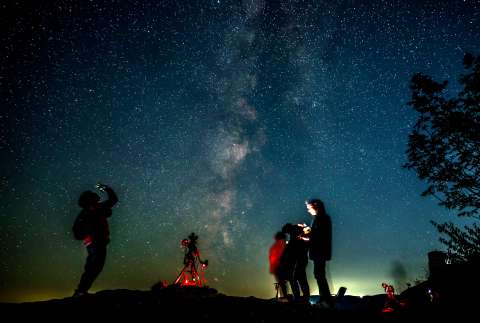 Las mejores imágenes que ha dejado la lluvia de meteoros Perseidas en 2024