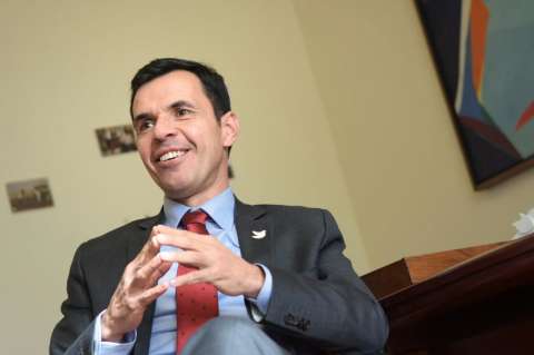 Prorrogar “fast track”: primera decisión de Guillermo Rivera como nuevo ministro