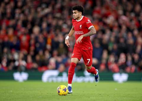 Liverpool y Arsenal empataron 1-1: mire en video los goles y la lesión de Luis Díaz
