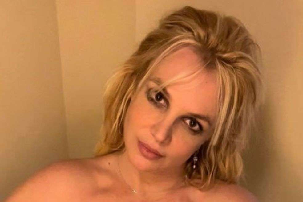 La cantante Britney Spears volvió a preocupar por su extraño comportamiento en un restaurante, pero según una fuente anónima todo fue malinterpretado.