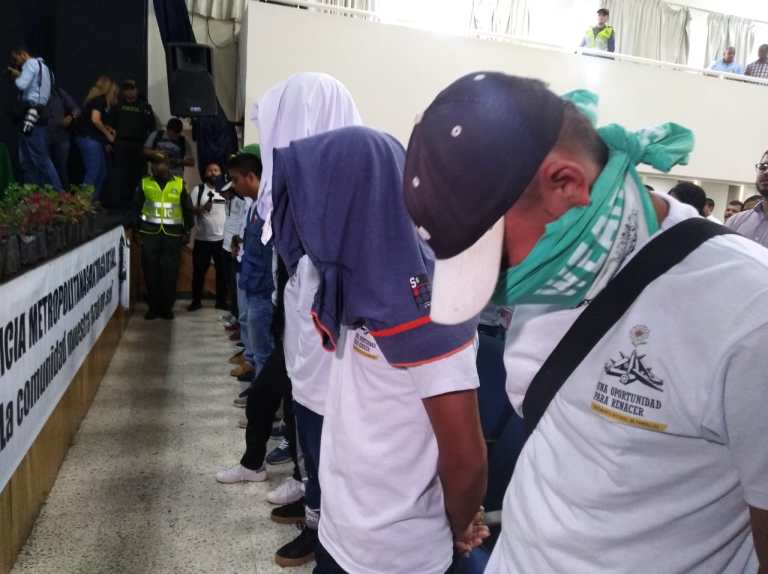 21 ex pandilleros entregaron sus armas en Cali