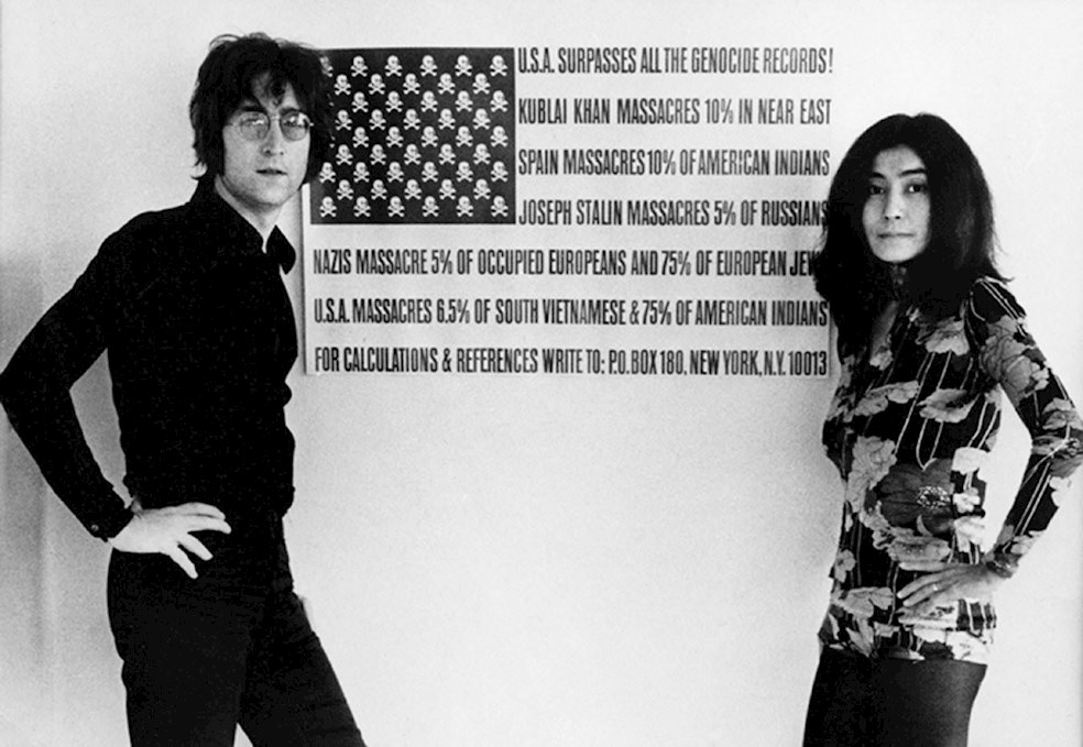 Fotograma sin fecha cedido por Barrie Wentzell donde aparecen John Lennon y Yoko Ono presentada en el documental “The U.S. vs John Lennon”.