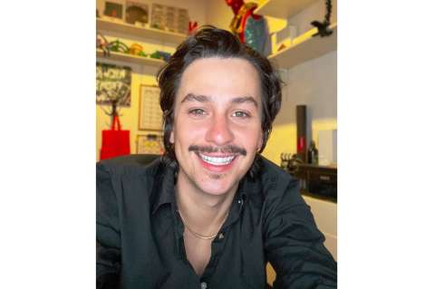¡Con la mano en el corazón! Sebastián Vega ayuda a los niños con labio fisurado
