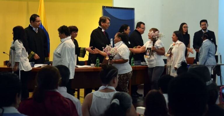 Alcalde de Medellín anuncia que cumplirá con información de desaparecidos en la comuna 13