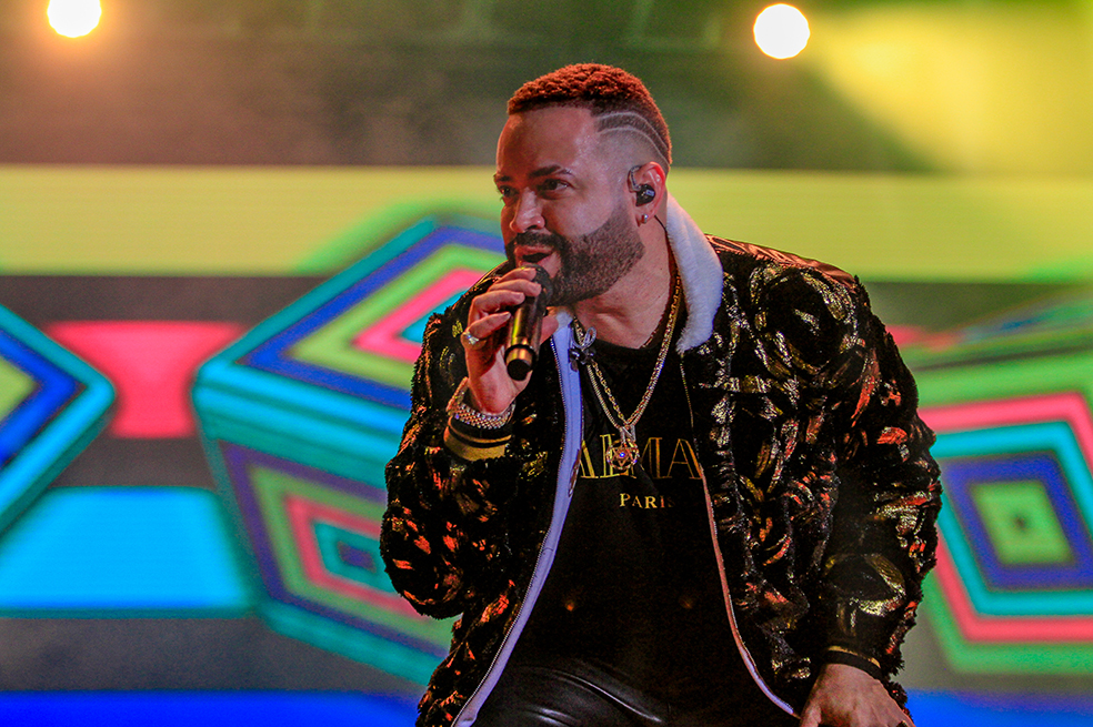 GRAN FESTIVAL LA KALLE LUGAR SIMON BOLIVAR LLEGO LA HORA REENCONTRARNOS ABRAZARNOS Y CANTAR