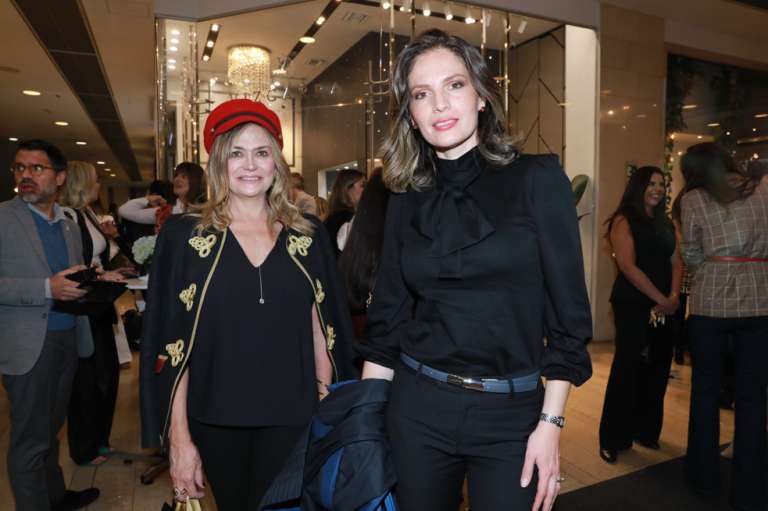 Pilar Jaramillo y Maria Elena Giraldo.