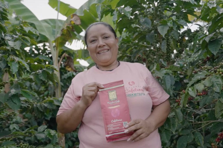 Fortalecemos la producción sostenible de materias primas en Colombia