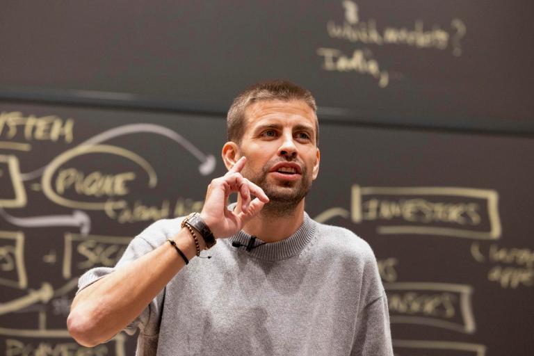 Piqué, ex de Shakira, da clase en Harvard: “un honor dirigirme a los estudiantes”