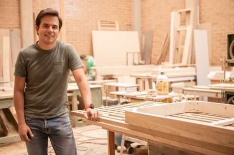 Sí existe el “Carpintero cumplido”… y este emprendedor lo creó