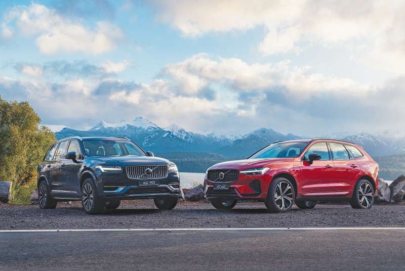 Actualmente, los vehículos que Volvo importa desde su planta en Gotemburgo, Suecia —entre ellos los populares SUV XC60 y XC90— deben asumir un recargo arancelario del 27,5 %. Esta tarifa resulta de la suma del 2,5 % estándar que ya pagaban, más un 25 % adicional impuesto durante el mandato de Trump.