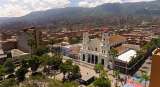 Doble tragedia: murieron abuela que sufrió infarto y nieto sobre el que ella cayó