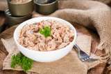 Lleva a la mesa este bowl de atún fácil, rápido y lleno de sabor