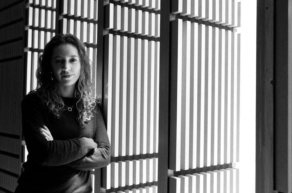 Camila Segura tiene un doctorado en literatura. Se enamoró de los pódcast con This American Life. / Verónica Martínez