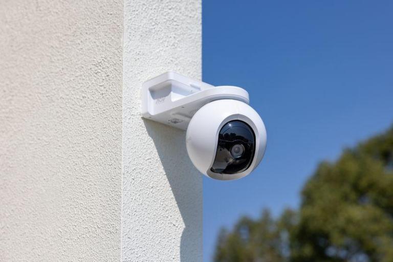Lugares donde no debe poner cámaras de seguridad en casa: podría meterse en problemas