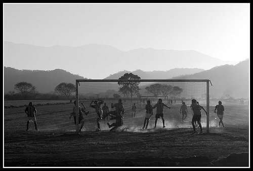 El fútbol de potrero, el juego por el juego. / Cortesía