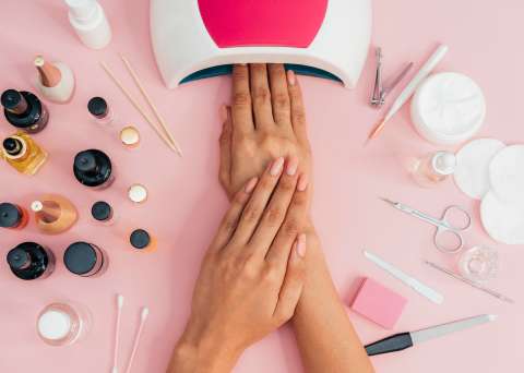 ¿Cuánto tiempo duran las uñas semipermanentes y de qué depende su duración?