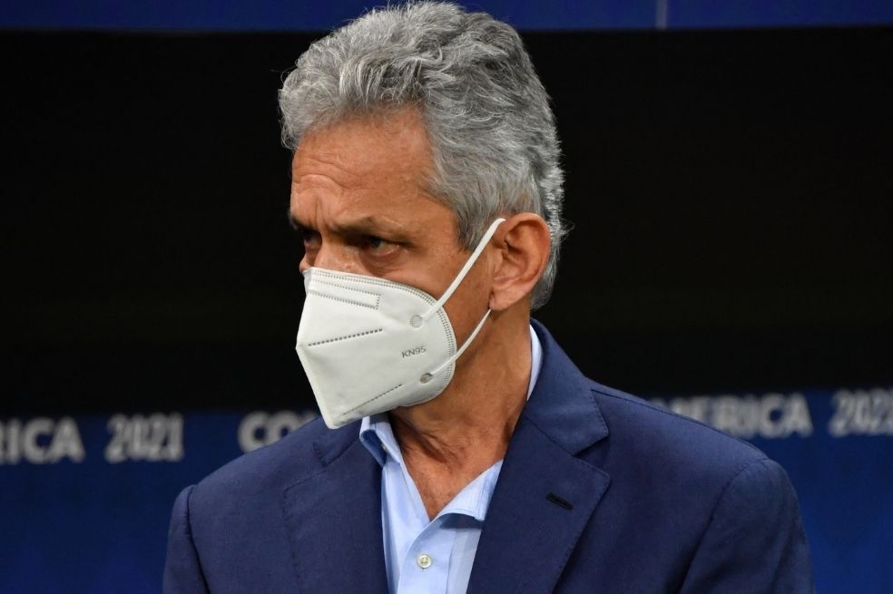 Reinaldo Rueda en el partido contra Argentina en las semifinales de la Copa América.