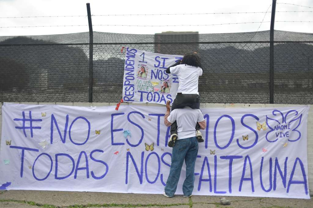Plantón frente a los juzgados de Paloquemao, solicitando justicia por su asesinato el 11 de noviembre de 2024 en el barrio Las Cruces.