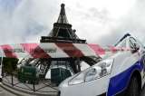 Desalojan 2 horas la Torre Eiffel por un hombre que amenazaba con suicidarse