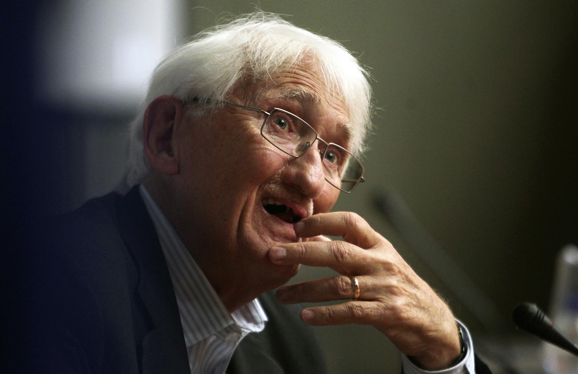 ATHENS (Greece), 14/03/2026.- (FILE) - German philosopher Juergen Habermas speaks during a press conference in Athens, Greece, 06 August 2013 (reissued 14 March 2026). German philosopher and sociologist Juergen Habermas died at the age of 96 in southern Germany on 14 March 2026, his publishing house informed, citing his family. (Alemania, Grecia, Atenas) EFE/EPA/SIMELA PANTZARTZI