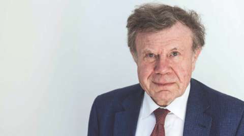 “Nunca compartí el discurso melancólico del olor y el sabor del libro”