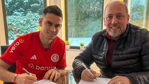 Oficial: Rafael Santos Borré, nuevo jugador de Inter de Porto Alegre