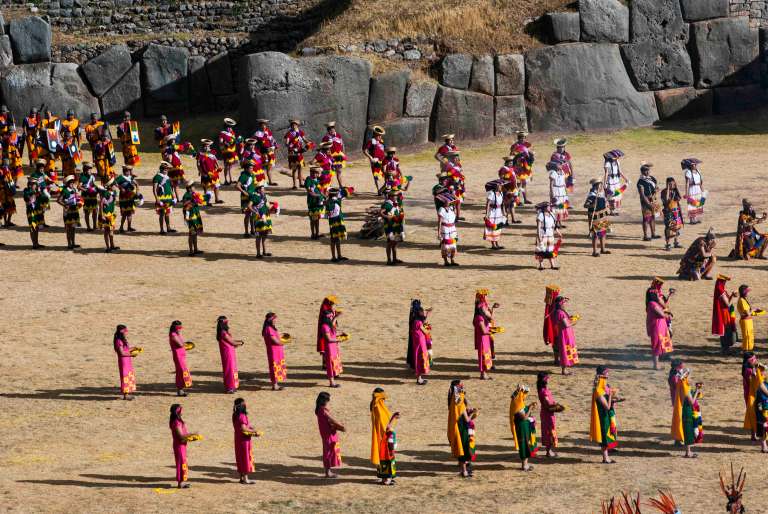 Cada 24 de junio, Cusco se transforma en el corazón vibrante de los Andes con la celebración del Inti Raymi, la ancestral Fiesta del Sol.