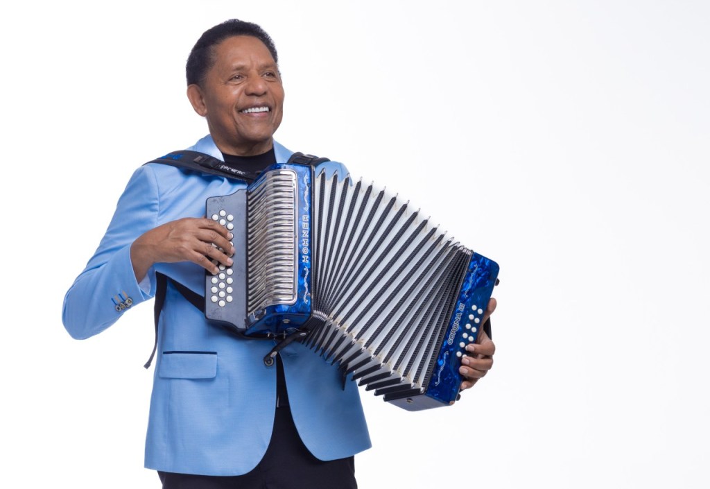 El acordeonero, compositor y líder del Binomio de Oro de América, ha dejado una huella imborrable en la expansión, evolución y consolidación internacional de este género musical. Hoy, su legado se celebra en el Festival de la Leyenda Vallenata, un ho
