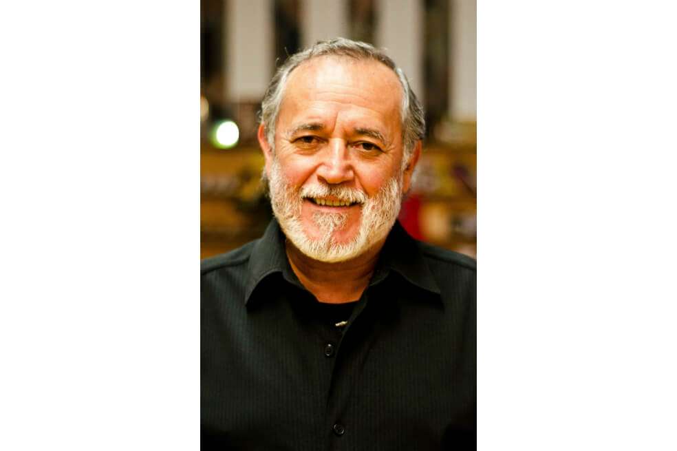Ruvalcaba, en la actualidad dedicado completamente a la literatura, tiene a su haber once libros, entre los que se cuentan cinco novelas, incluida esa suerte de crónica sobre la invasión de Estados Unidos a México que es "El Buen Vecino". / EFE