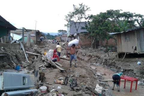 Gobierno dará ayudas para reconstruir negocios destruidos en Mocoa