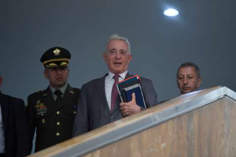Reviven debate sobre participación de Uribe como fórmula vicepresidencial para 2026