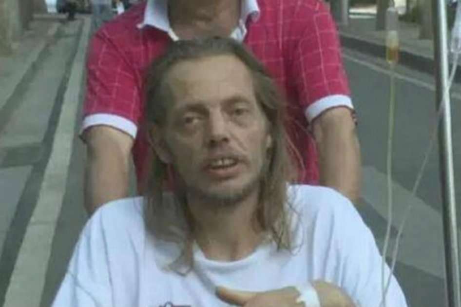 Alexander Cirk esperó por diez días, en un aeropuerto de China, a la mujer que había conocido hacía dos meses por internet. /Weibo