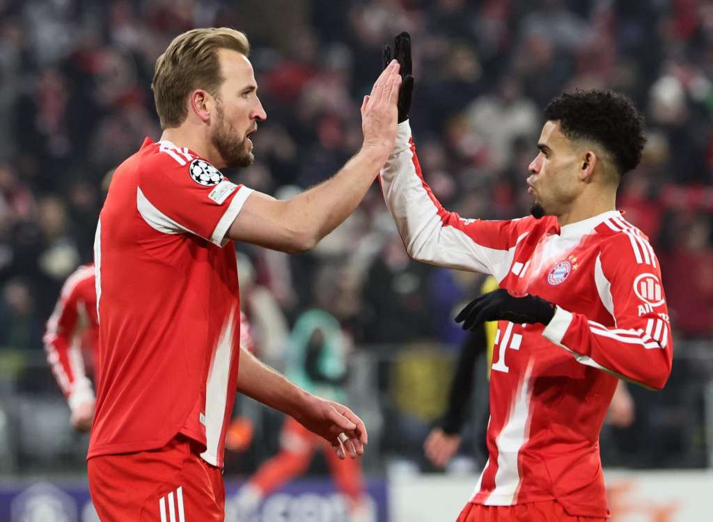 MUNICH (Germany), 21/01/2026.- Harry Kane of Bayern Munich (L) celebrates after scoring with teammate Luis Diaz of Bayern Munich during the UEFA Champions League soccer match between Bayern Munich and Union SG in Munich, Germany, 21 January 2026. (Liga de Campeones, Alemania) EFE/EPA/RONALD WITTEK