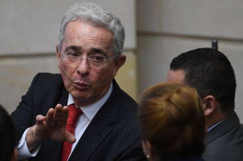 Piden a Corte y JEP tomar medidas por trino “estigmatizador” de Uribe contra plebiscito