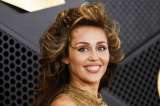 Por esta foto dicen que Miley Cyrus ‘copió’ el ‘look’ de Thalía