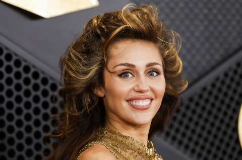 Por esta foto dicen que Miley Cyrus ‘copió’ el ‘look’ de Thalía