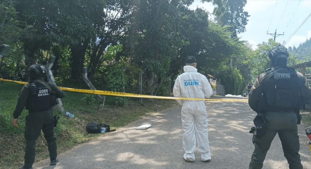 Las tres personas habrían sido asesinadas durante la madrugada de este domingo.