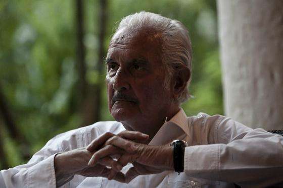 El escritor mexicano Carlos Fuentes firmará autógrafos en Bogotá