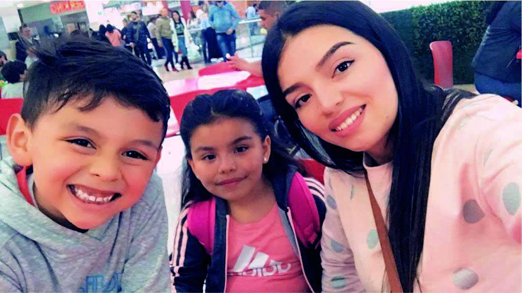 Martha Lucía Reyes, ejemplo de lucha por salir adelante, junto a sus hijos