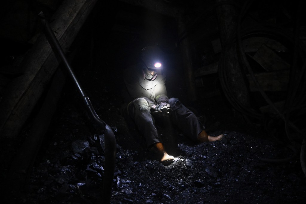 Rescataron con vida a seis mineros que duraron más de 20 horas atrapados en mina de Bolívar