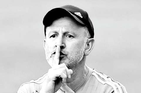 Juan Carlos Osorio no podrá dirigir por dos meses por agredir a un árbitro