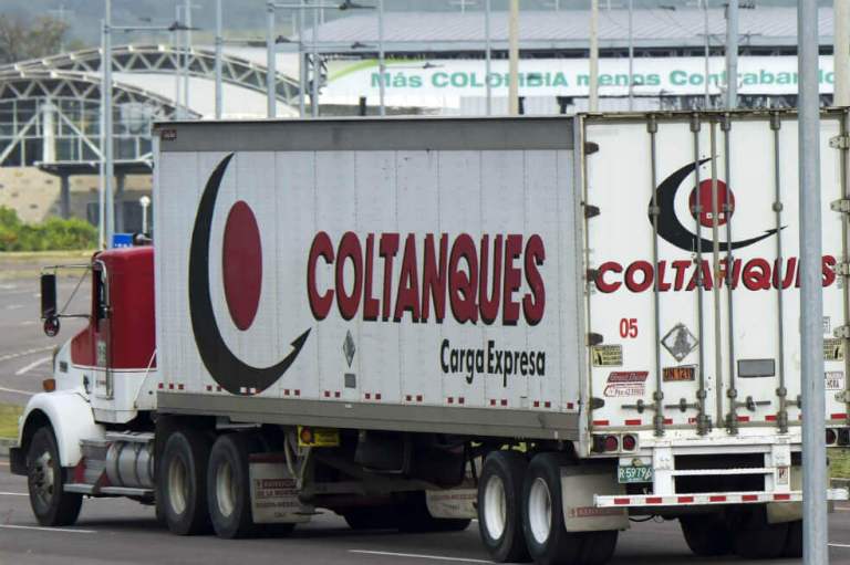 Venezuela: primeros camiones con ayuda humanitaria llegan a Cúcuta