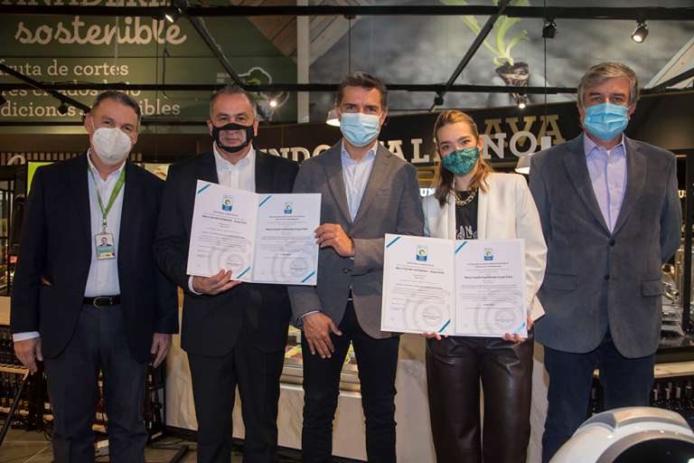 Sergio Fernandez dir ventas y operaciones carulla, Argemiro López Gte de la tienda 140, Leonardo fuquene (icontec), Irina Jaramillo. ( Gerente Corporativa Carulla) y Francisco Cruz Prada ( viceministro medio ambiente)