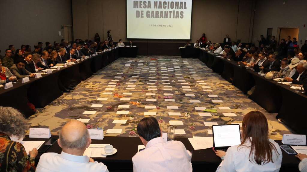 Al evento asistieron representantes de la sociedad civil, líderes sociales, defensores de derechos humanos, organizaciones sociales y miembros del gobierno.
