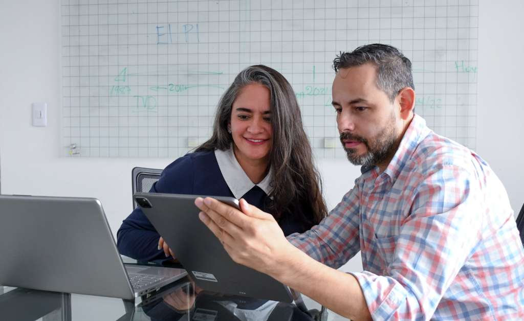 Prioriza el bienestar y refuerza la calidad en los servicios a la ciudadanía.
