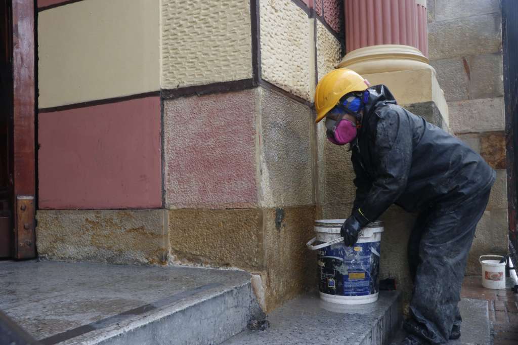 Intervención en la fachada de Las Nieves, 2025.