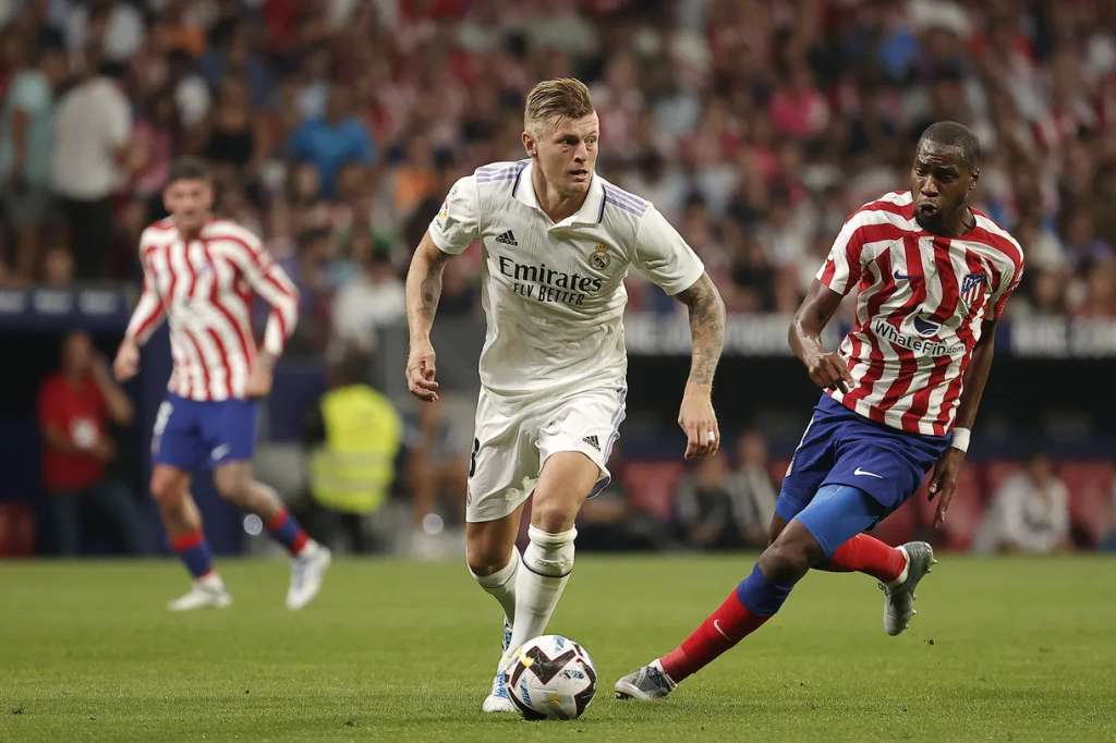 Tony Kroos en un encuentro entre el Real Madrid y el Atlético.